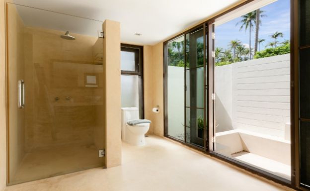 Beachside 4 Bed Tropical Garden Villa in Bangrak