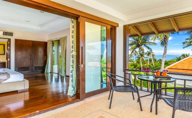 Beachside 4 Bed Tropical Garden Villa in Bangrak