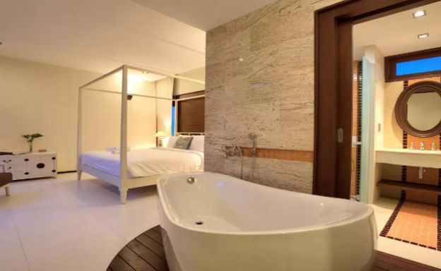 Elegant 4 Bedroom Luxury Sea View Villa in Plai Laem