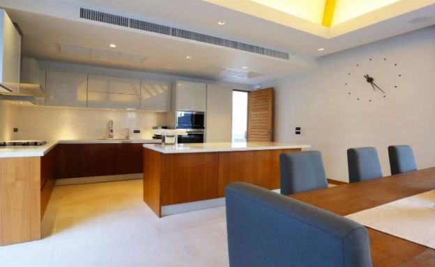 Tropical 3 Bedroom Balinese Pool Villa in Layan