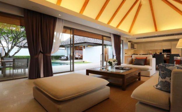Tropical 3 Bedroom Balinese Pool Villa in Layan