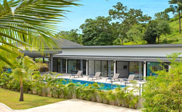 Beautiful 4 Bedroom Private Pool Villa In Maenam