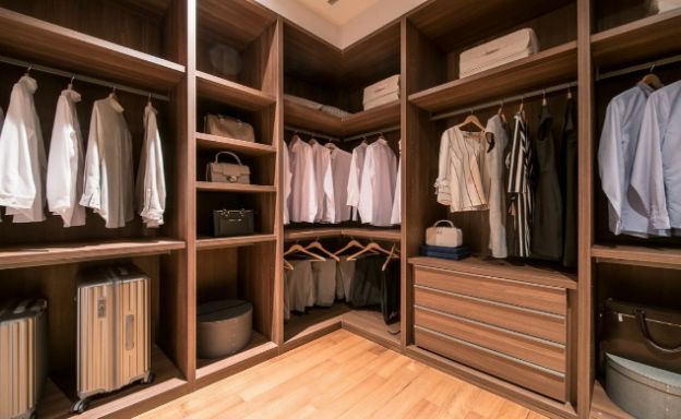 Luxury 4 Bedroom Riverside Residence in Bangkok