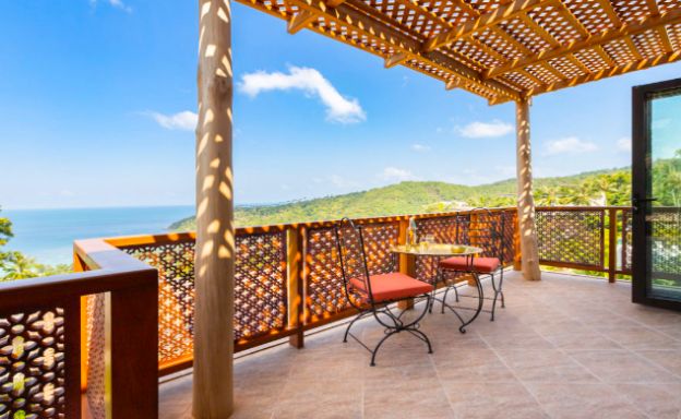 Luxury Tropical 4-Bed Sea-view Villa in Haad Salad