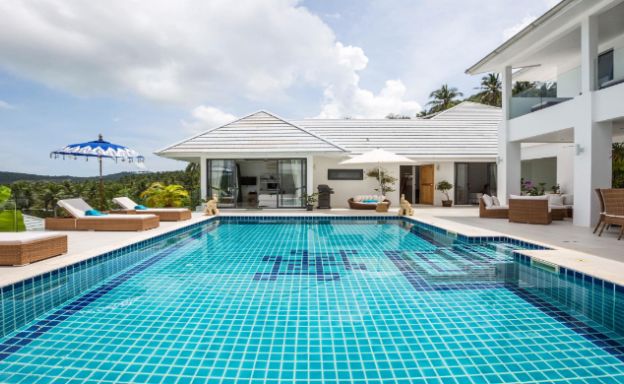 Sleek Modern 5 Bed Luxury Sea-view Villa in Maenam