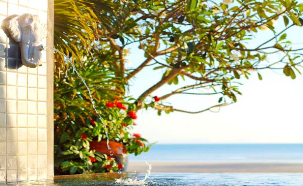 Charming 3 Bed Tropical Beachfront Villa in Laem Yai