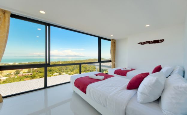 Modern 4 Bedroom Sea View Pool Villa in Maenam