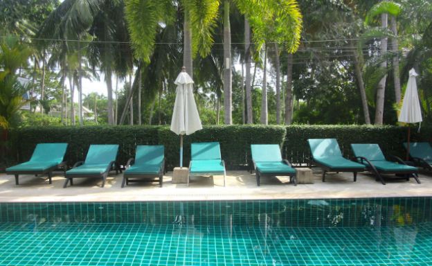 Charming Resort Close to Beautiful Maenam Beach