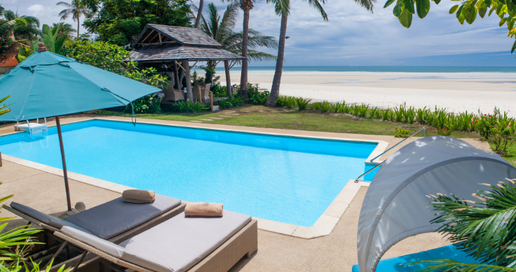 Beautiful 3 Bed Beachfront Villa on Hua Thanon Bay-1