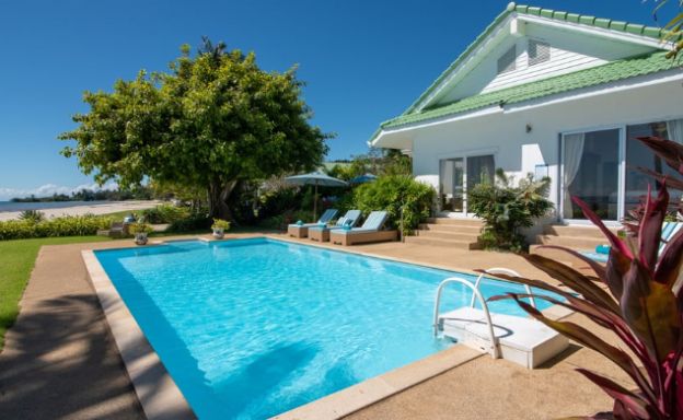 Beautiful 3 Bed Beachfront Villa on Hua Thanon Bay
