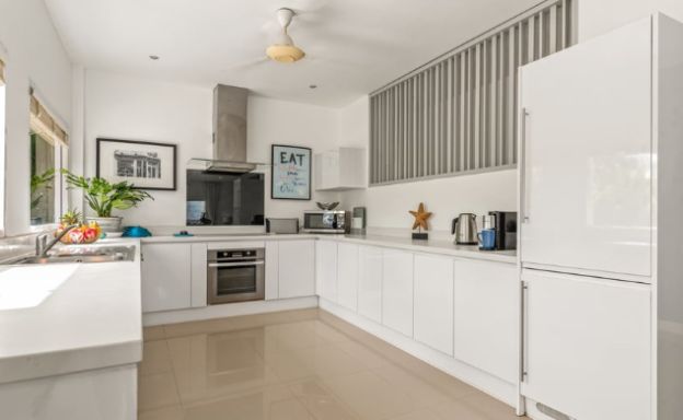 Beautiful 3 Bed Beachfront Villa on Hua Thanon Bay