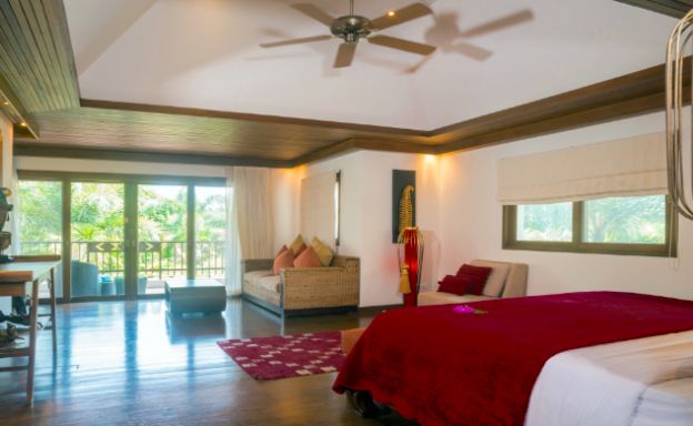 Charming 4 Bedroom Beachside Villa in Hua Thanon