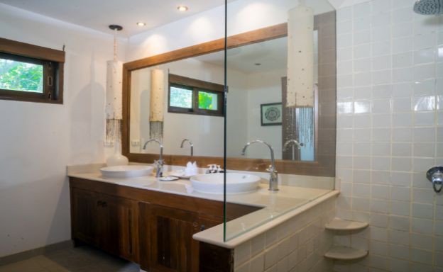 Charming 4 Bedroom Beachside Villa in Hua Thanon