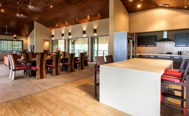 Elegant 5 Bedroom Beachfront Villa in Thong Krut