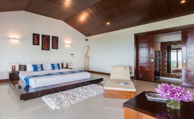 Expansive 6 Bedroom Sea View Villa in Maenam