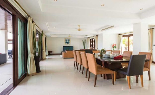 Expansive 6 Bedroom Sea View Villa in Maenam