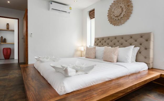 Sleek Modern 3 Bed Beachfront Villa for Sale in Lipa Noi