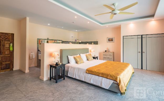 beachside-villa-for-sale-koh-samui-big-garden