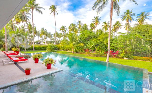 beachside-villa-for-sale-koh-samui-big-garden