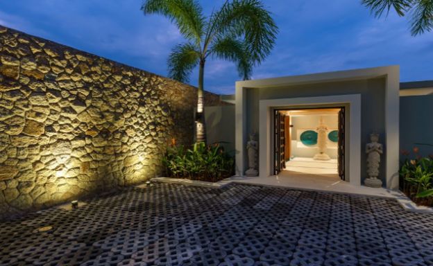 koh-samui-luxury-pool-villa-bali-style-maenam