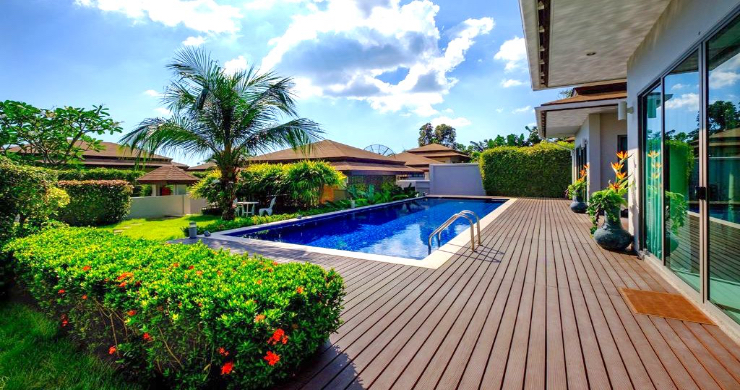 large-garden-villa-for-sale-phuket-5