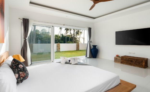 koh-samui-beachfront-villa-for-sale-lipa-noi-3