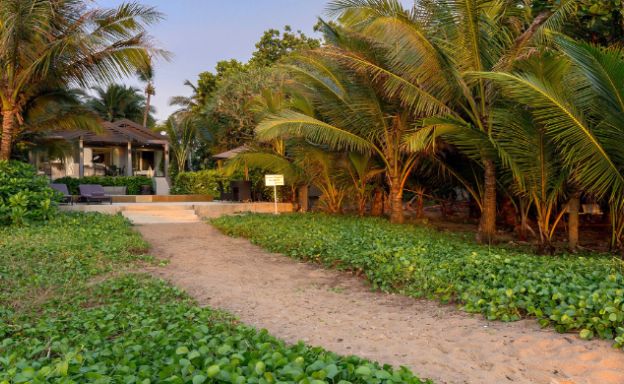 phuket-beachfront-villa-for-sale-in-natai-beach