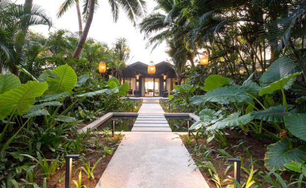 phuket-beachfront-villa-for-sale-in-natai-beach