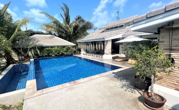 Tropical 3 Bed Pool Villa Residence for Sale in Bophut