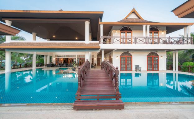 mansion-with-lake-view-for-sale-hua-hin