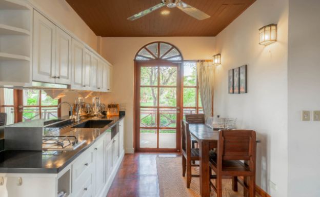 mansion-with-lake-view-for-sale-hua-hin