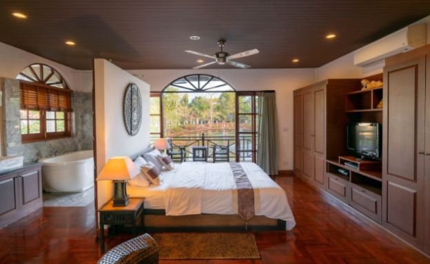 mansion-with-lake-view-for-sale-hua-hin