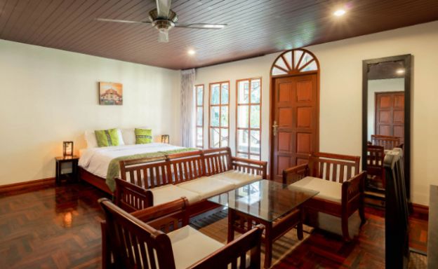 mansion-with-lake-view-for-sale-hua-hin