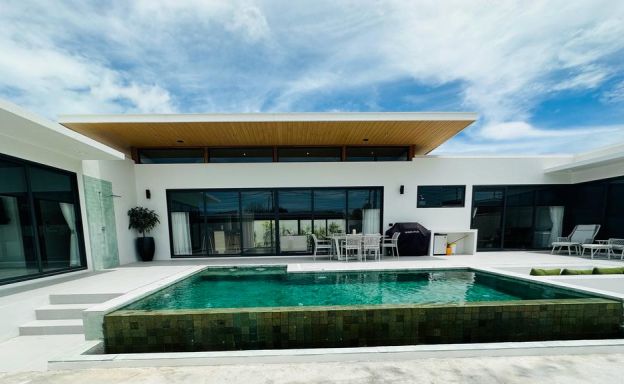 Elegant 3 Bedroom Pool Villa for sale in Bangrak