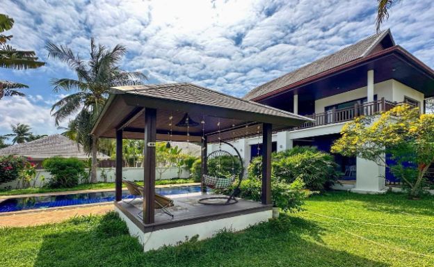 koh-samui-villa-for-sale-large-garden-maenam-3