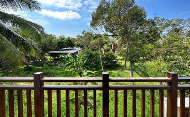 koh-samui-villa-for-sale-large-garden-maenam-3