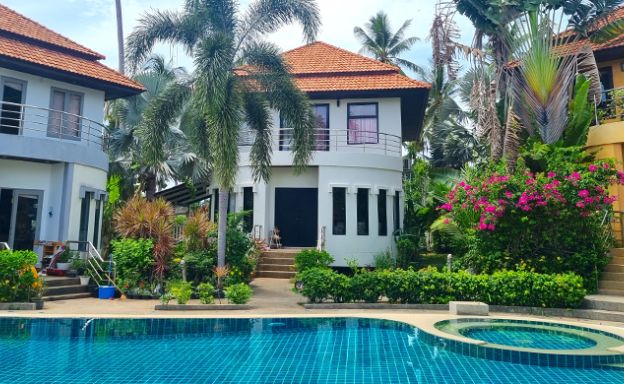 villa-for-sale-bangrak-close-to-beach-samui