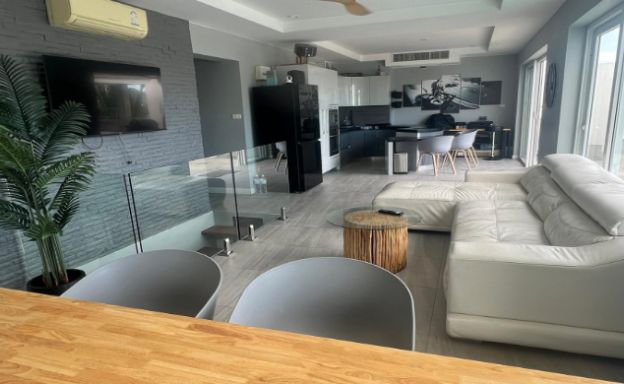 Modern 3 Bedroom Sea View Villa in Chaweng Hills