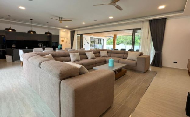 balinese-pool-villa-for-sale-lamai-5-bed