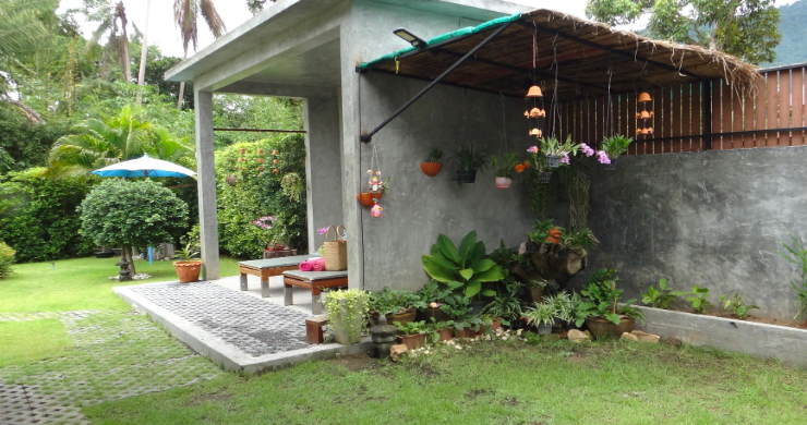 koh-samui-villa-for-sale-large-garden-lamai-9