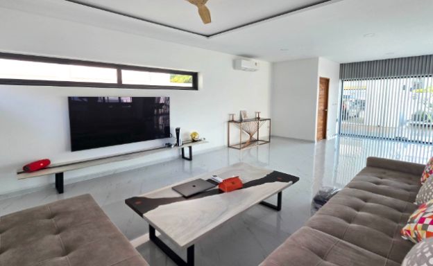 New 3 Bed Modern Pool Villa for Sale in Bophut