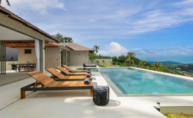 Luxury 4 Bed Balinese-Style Villa for Sale in Bophut