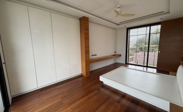 Luxury House with Private Swimming Pool for Sale on Sukhumvit 71