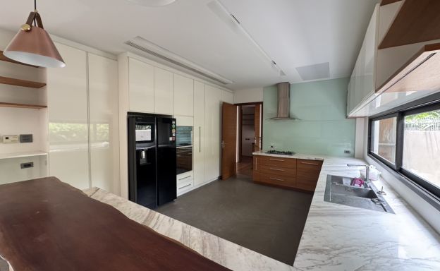 Luxury House with Private Swimming Pool for Sale on Sukhumvit 71