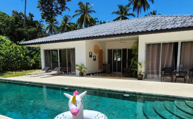 koh-samui-large-garden-pool-villa-for-sale-lipa-noi
