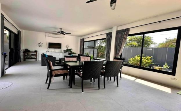 charming-2-bedroom-private-pool-villa-in-bangpor