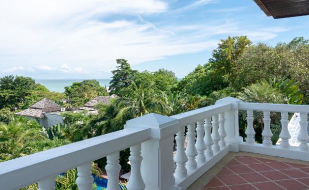 stunning-sea-view-villa-for-sale-in-phuket-5