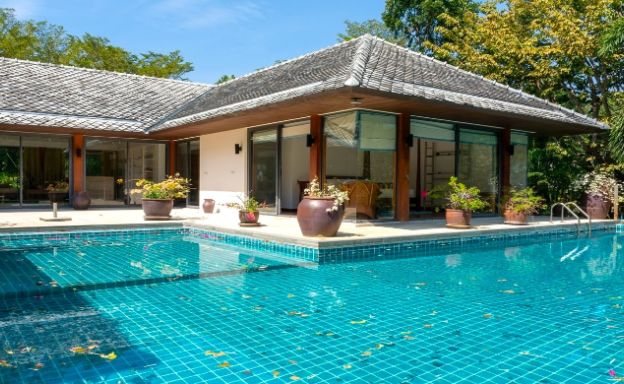Spacious 4 Bedroom Pool Villa 300m to Rawai Beach