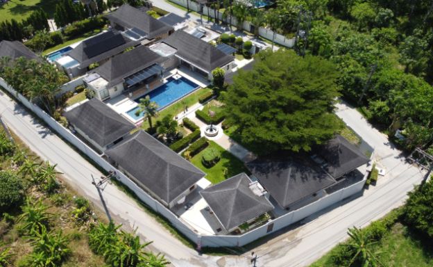 4-bedroom-pavilion-pool-villa-phuket-near-schools