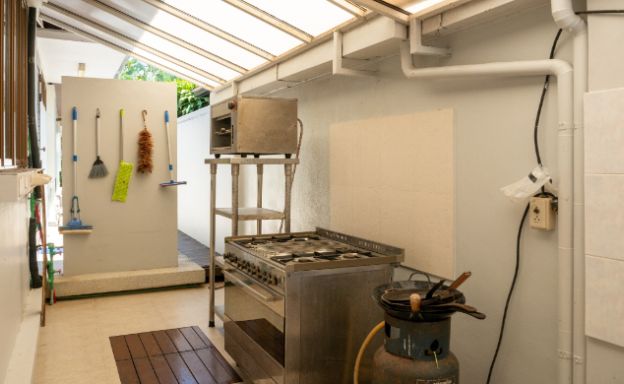 4-bedroom-pavilion-pool-villa-phuket-near-schools